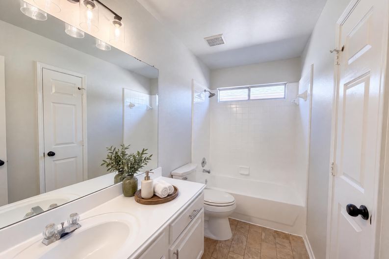 Photo 24 of 31 of 6208 Branchwood Trl, Flower Mound, TX