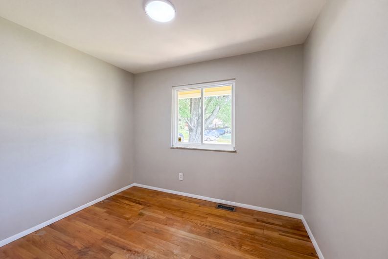 Photo 16 of 21 of 9707 Wescott Rd, Cincinnati, OH