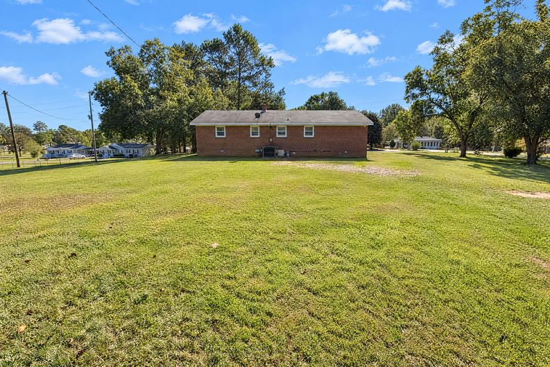 Photo 16 of 17 of 2138 Reeves Rd, Lancaster, SC