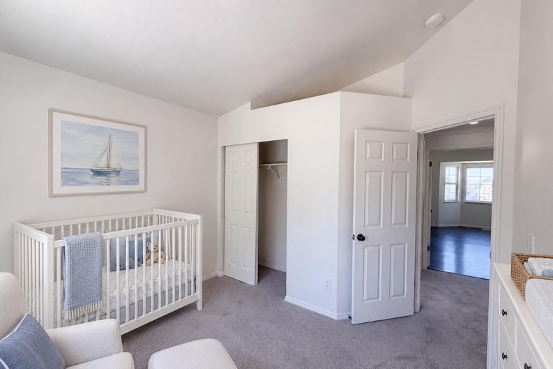 Photo 11 of 28 of 5569 S 3400 W, Roy, UT