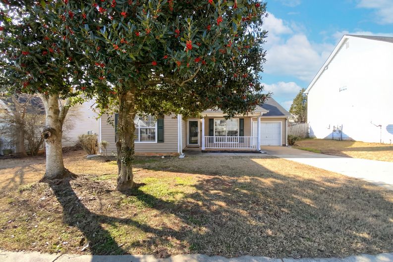 Photo 6 of 21 of 6773 Biscayne Blvd, Rex, GA