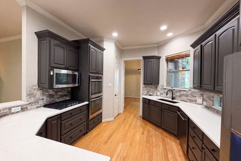 Photo 14 of 29 of 1309 Winding Brook Dr, Garland, TX