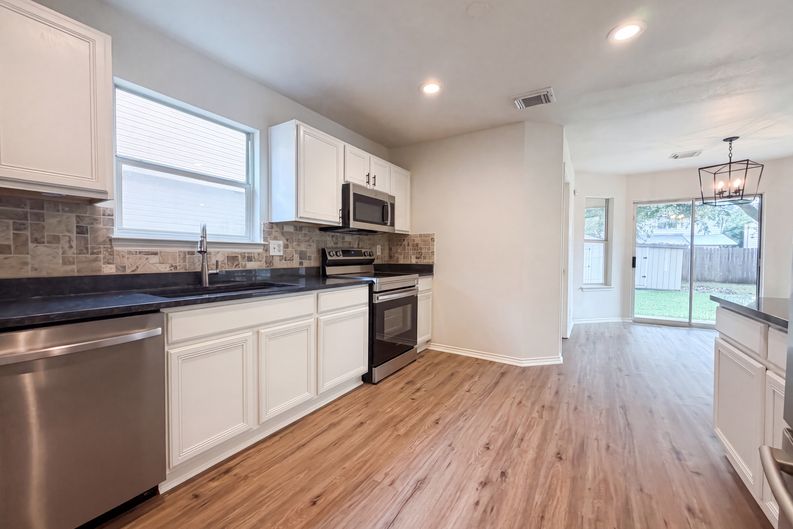 Photo 8 of 18 of 2648 Hunt St, New Braunfels, TX