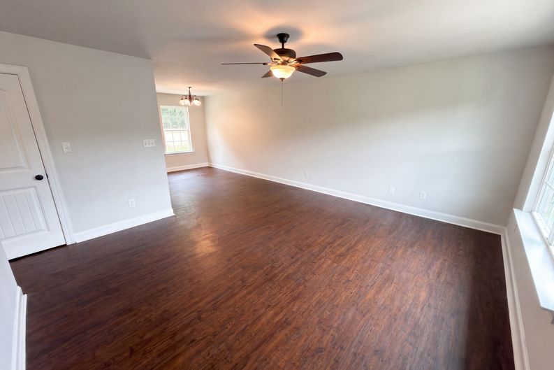 Photo 3 of 17 of 1411 Foxbrook Cir, Lancaster, SC
