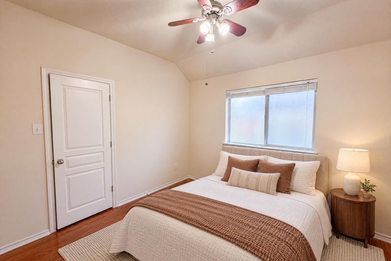 Photo 12 of 20 of 9816 Mullins Crossing Dr, Fort Worth, TX