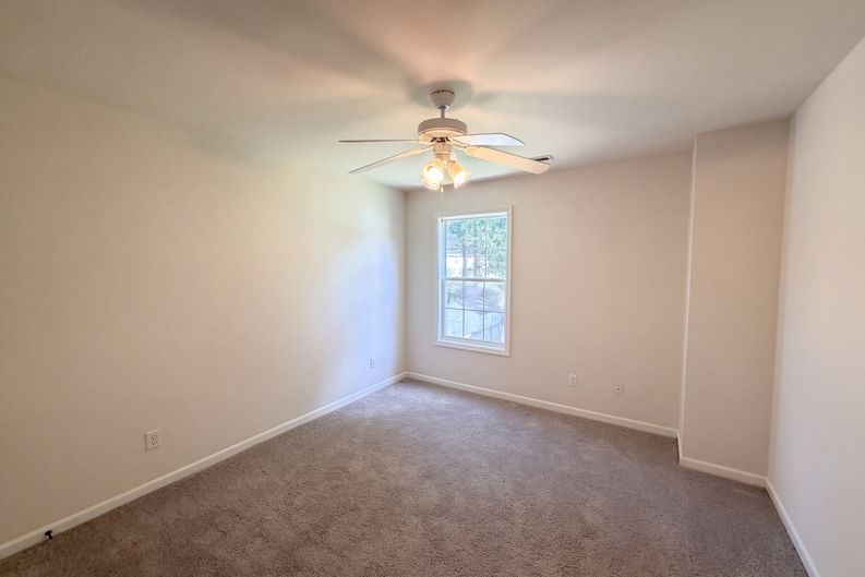 Photo 17 of 26 of 9325 Ayscough Rd, Summerville, SC