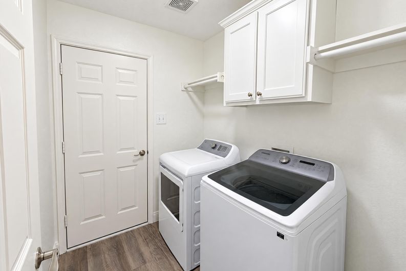 Photo 20 of 25 of 2830 Beacon Hill Dr, Rockwall, TX