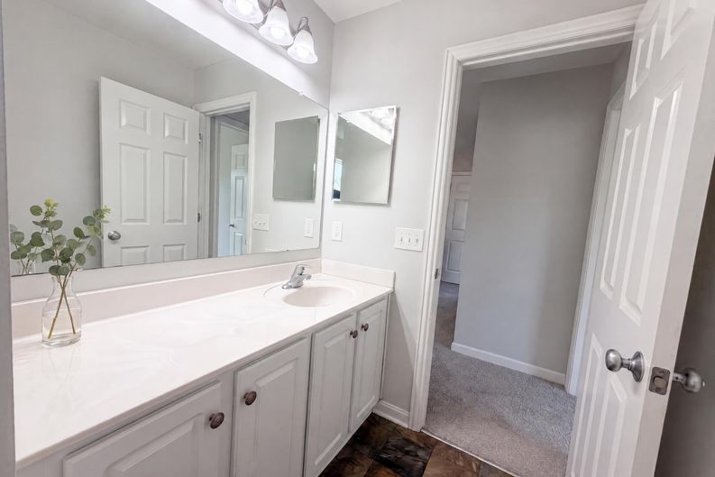 Photo 24 of 39 of 4058 Leontria Ave, Columbus, OH