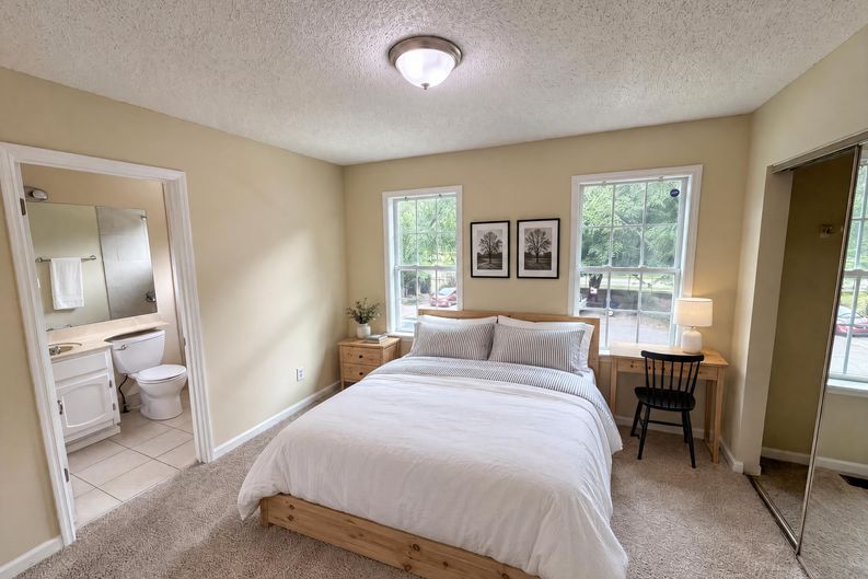Photo 11 of 24 of 3271 Tennington Pl, Lawrenceville, GA
