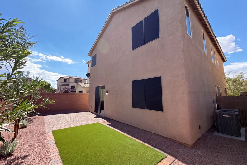 Photo 5 of 27 of 10852 Grey Seal Bay St, Las Vegas, NV