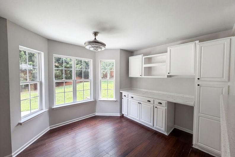 Photo 7 of 23 of 4024 Fifendrum Ln, Charlotte, NC