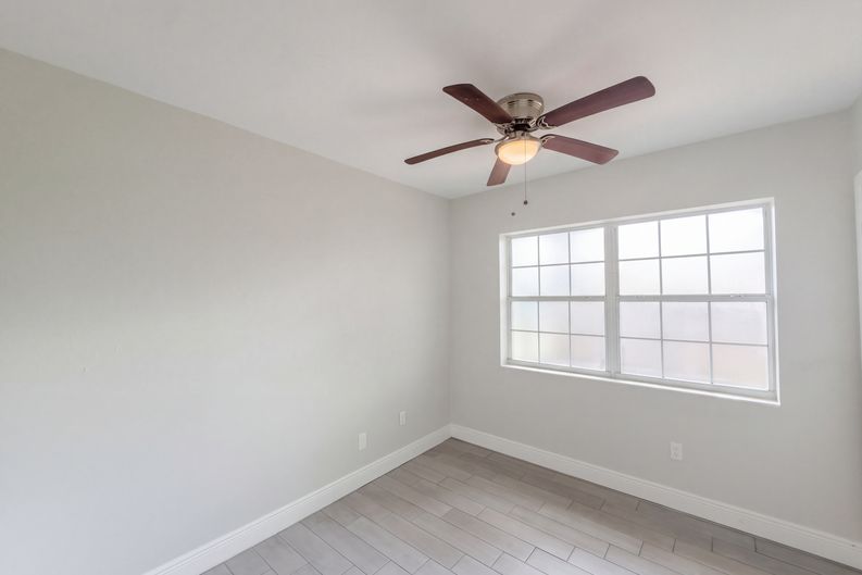 Photo 13 of 21 of 1610 Stevensons Dr, Clearwater, FL