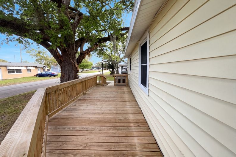 Photo 11 of 34 of 1623 12th St, Saint Cloud, FL