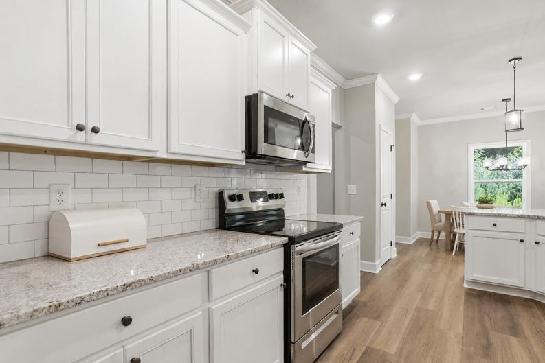 Photo 10 of 41 of 45 Hawthorn Ln, Covington, GA