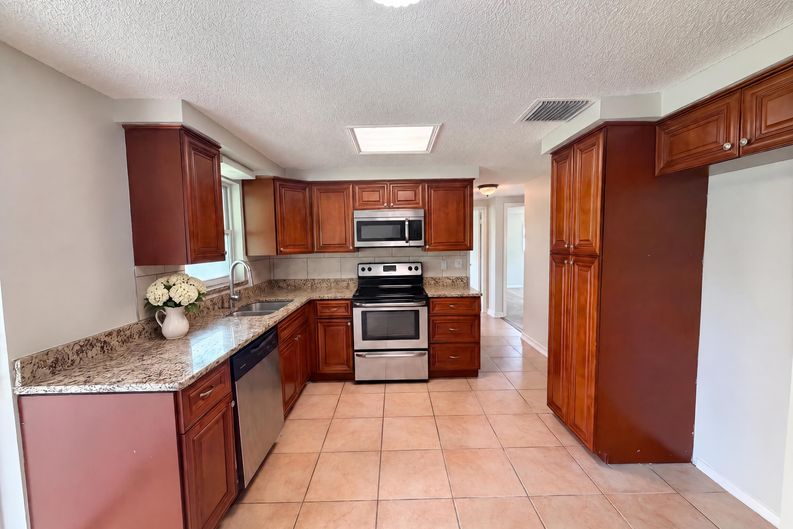 Photo 15 of 23 of 3518 Gorman Dr, New Port Richey, FL