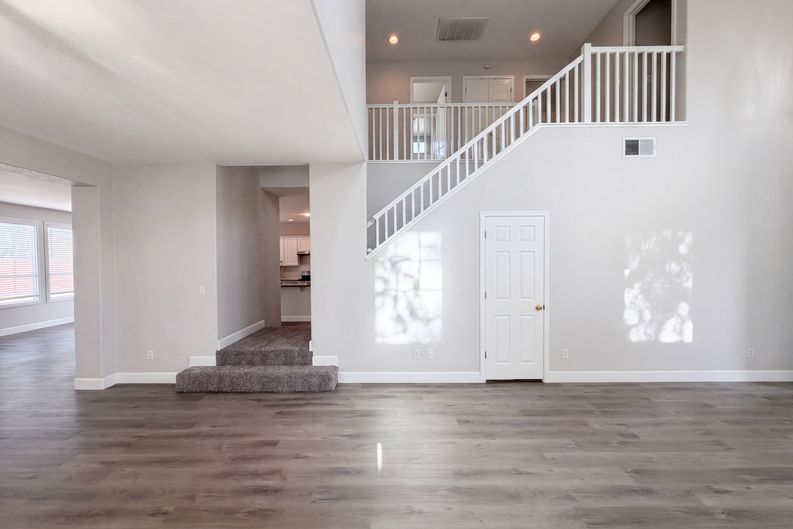 Photo 9 of 35 of 2571 Cantara Ct, Sacramento, CA