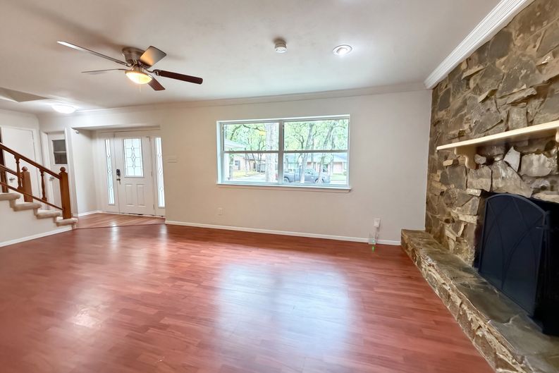 Photo 6 of 27 of 3411 Halifax Dr, Arlington, TX