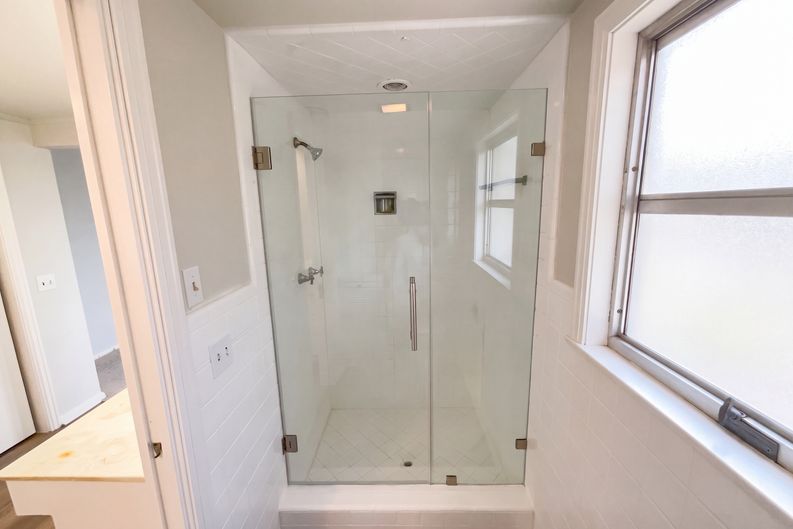 Photo 19 of 26 of 1205 G St, Floresville, TX
