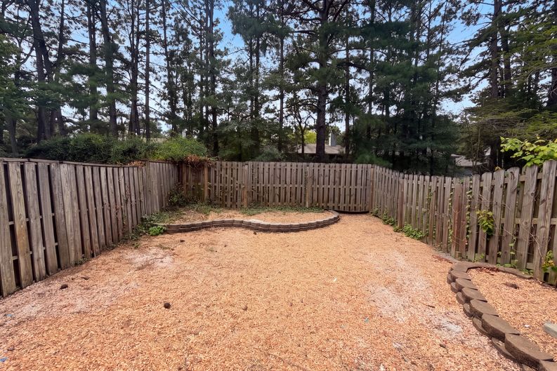 Photo 14 of 16 of 4305 Kaplan Dr, Raleigh, NC