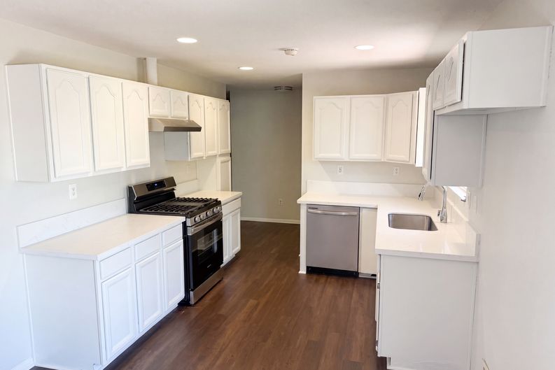 Photo 7 of 20 of 215 Laurel Ln, Hemet, CA