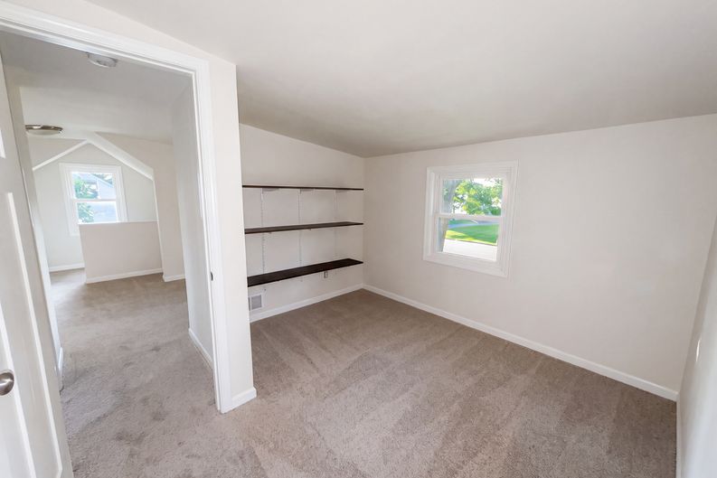 Photo 18 of 25 of 2084 Hillview Rd, Mounds View, MN