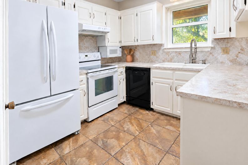 Photo 6 of 26 of 2328 Whitney Dr, Copperas Cove, TX