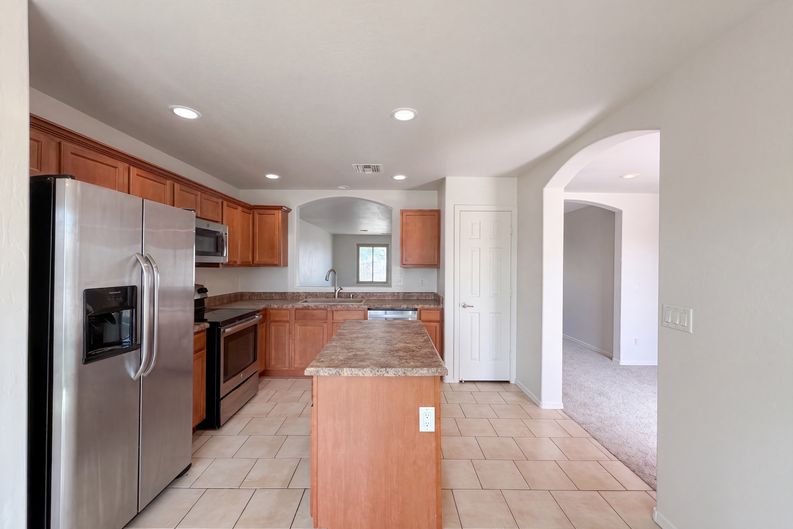 Photo 6 of 26 of 10564 W Buena Vista Dr, Arizona City, AZ