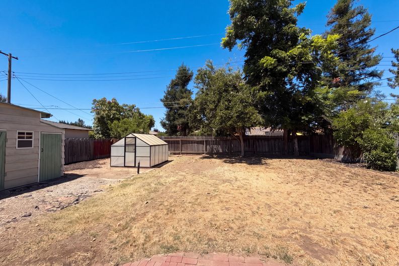 Photo 32 of 41 of 719 N Crescent Ave, Lodi, CA