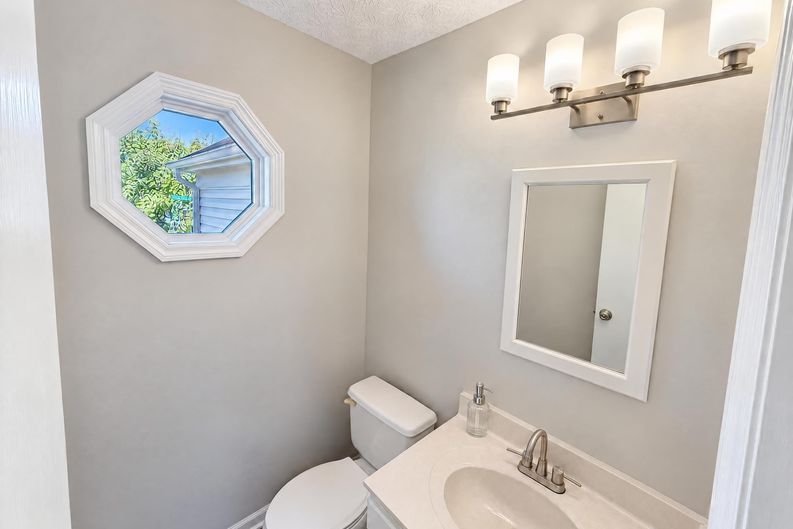Photo 16 of 26 of 5640 Boulder Crest St, Columbus, OH