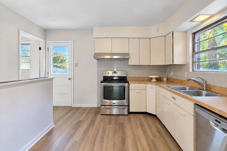 Photo 3 of 17 of 2322 Ruckert Ave, Saint Louis, MO