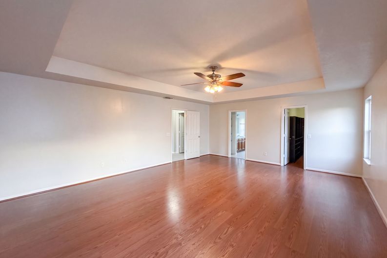 Photo 4 of 23 of 10605 Dunes Ct, Indianapolis, IN