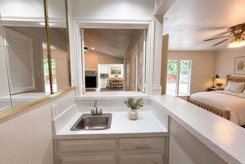 Photo 11 of 20 of 722 S Forest Ln, Duncanville, TX
