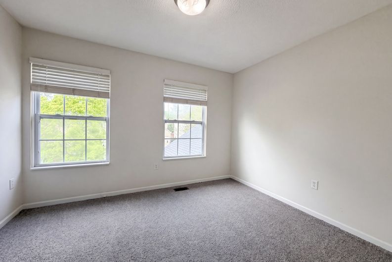 Photo 24 of 51 of 7966 Lazelle Woods Dr, Westerville, OH