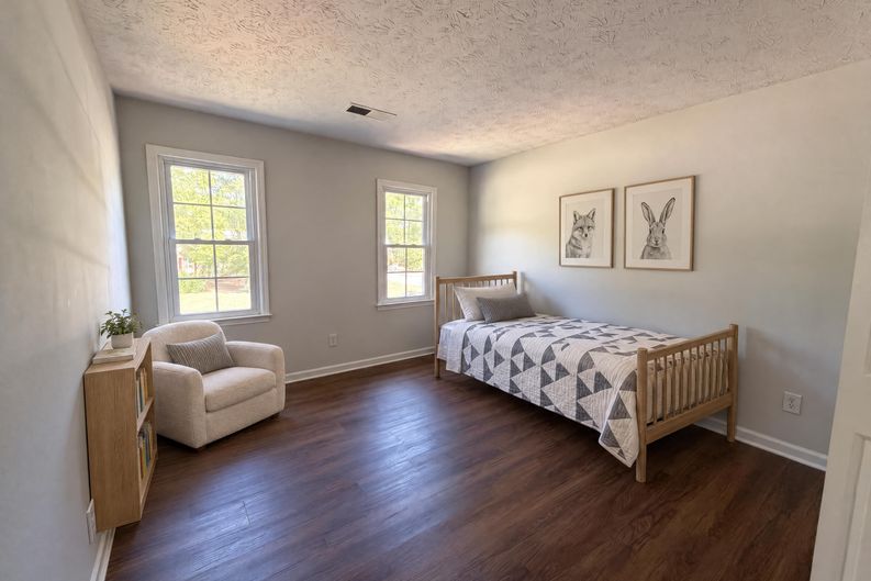 Photo 8 of 22 of 1033 Chestnut Hill Cir SW, Marietta, GA