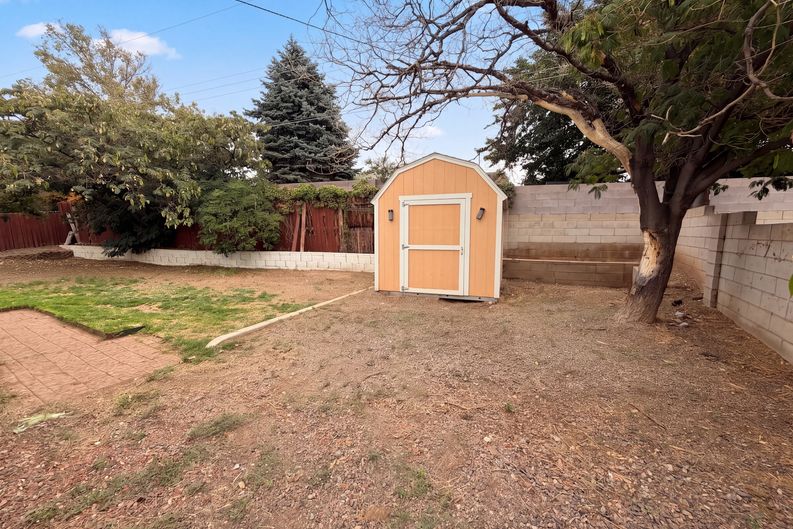 Photo 19 of 20 of 604 Maxine St NE, Albuquerque, NM