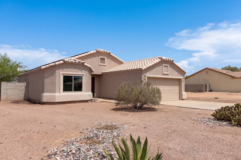 Photo 16 of 26 of 10564 W Buena Vista Dr, Arizona City, AZ