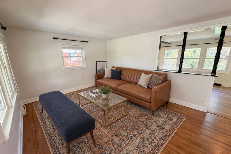 Photo 8 of 24 of 6621 Starcrest Dr, Charlotte, NC