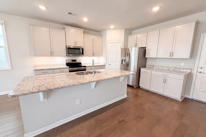 Photo 8 of 21 of 415 Prestige Ct, Pleasant View, TN
