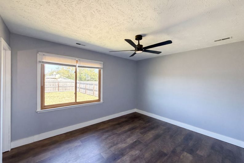 Photo 13 of 16 of 1512 Dovetail Dr, Fayetteville, NC