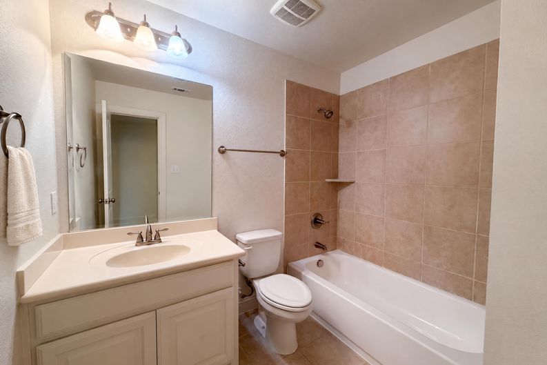 Photo 30 of 43 of 4409 Elmgreen Dr, Roanoke, TX