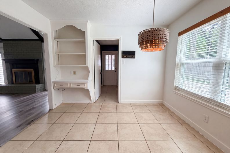 Photo 8 of 24 of 7807 Bideford Ln, Houston, TX