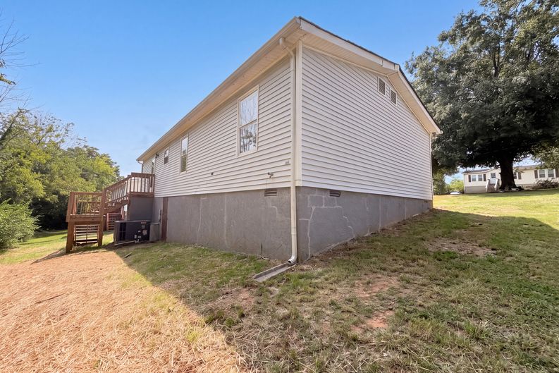 Photo 15 of 17 of 2648 Pine Ridge Dr, Nashville, TN