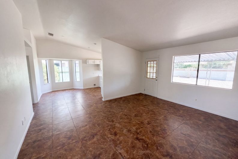 Photo 9 of 18 of 5840 N Belbrook Dr, Tucson, AZ