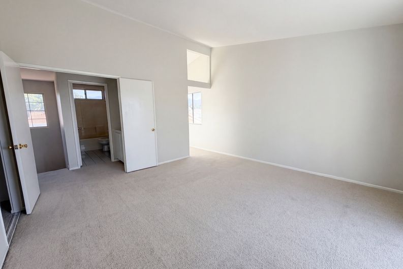 Photo 18 of 23 of 2565 W Fairview Dr, Rialto, CA