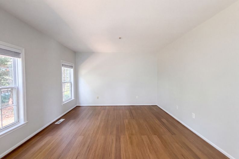 Photo 10 of 25 of 2800 Orchard Summit Ct, Hyattsville, MD