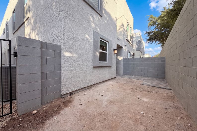 Photo 6 of 18 of 539 Bellum Dr, Henderson, NV