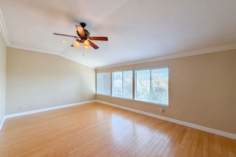 Photo 9 of 21 of 27801 Canyon Hills Way, Murrieta, CA