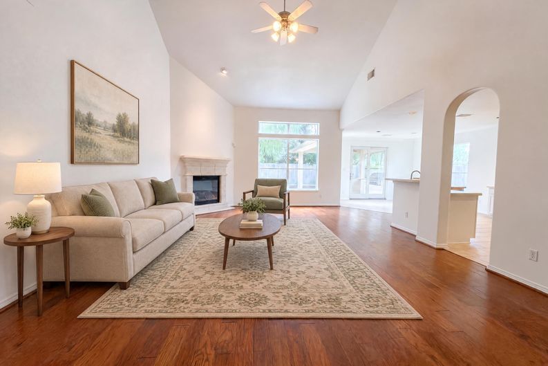 Photo 3 of 40 of 25719 Shady Spruce Ln, Katy, TX