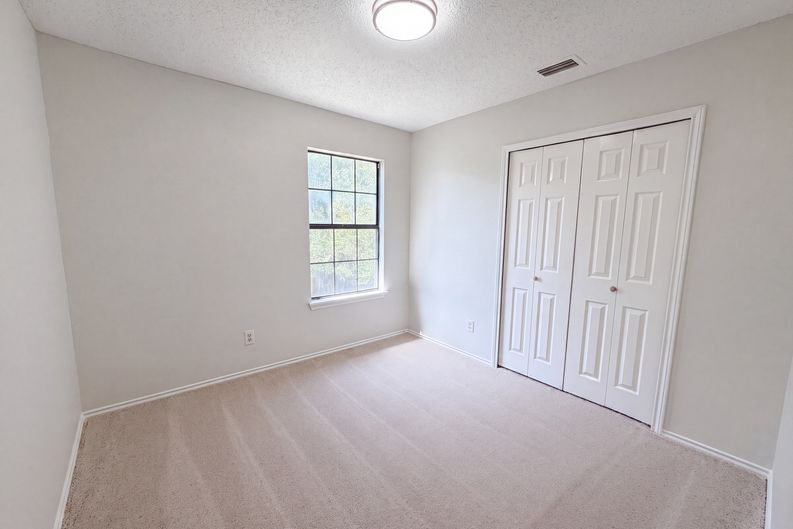 Photo 16 of 27 of 4300 Windwillow Ct, Fort Worth, TX