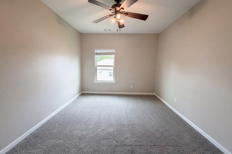 Photo 14 of 23 of 4205 Goosecross Ct, Lilburn, GA
